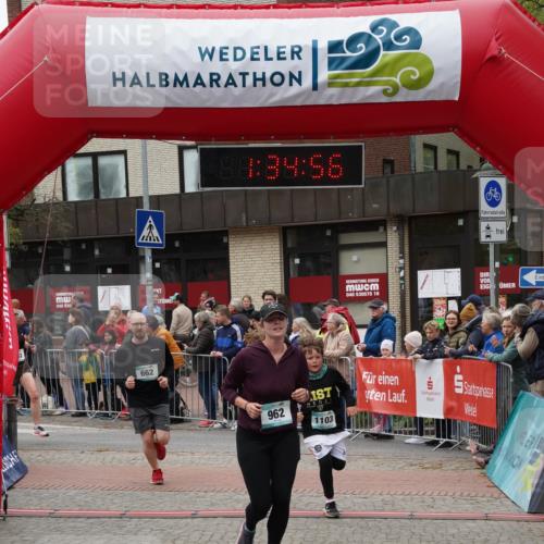 04.05.2025 - 8. Wedeler Halbmarathon Felixshl http://msf.ph/oto/7817922 04.05.2025 11:34:54 Ziel 662, 793, 962, 1103 meine-sportfotos.de