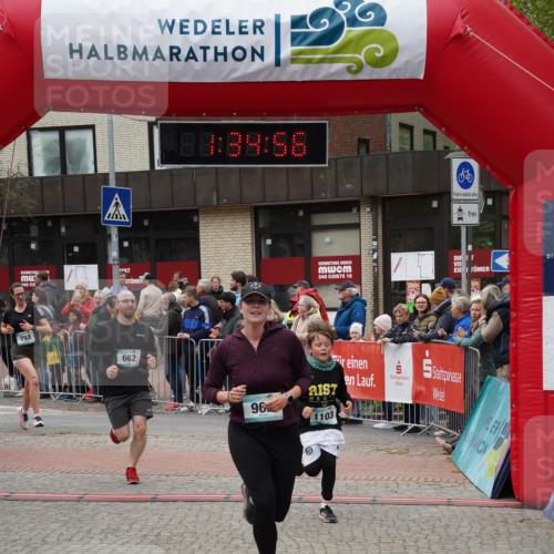 04.05.2025 - 8. Wedeler Halbmarathon Felixshl http://msf.ph/oto/7817924 04.05.2025 11:34:54 Ziel 662, 793, 962, 1103 meine-sportfotos.de