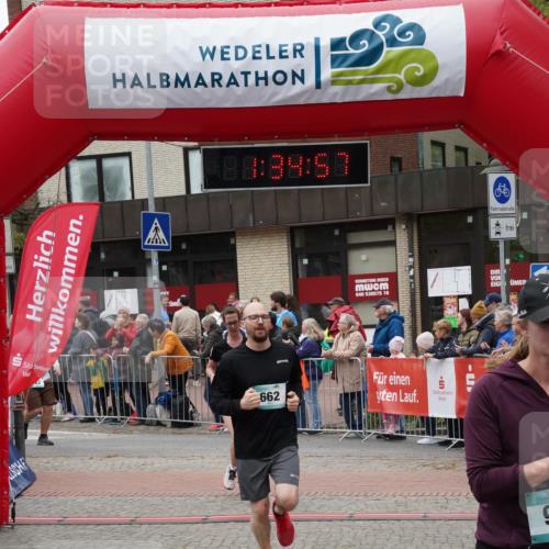 04.05.2025 - 8. Wedeler Halbmarathon Felixshl http://msf.ph/oto/7817927 04.05.2025 11:34:55 Ziel 662, 793, 962, 1103 meine-sportfotos.de