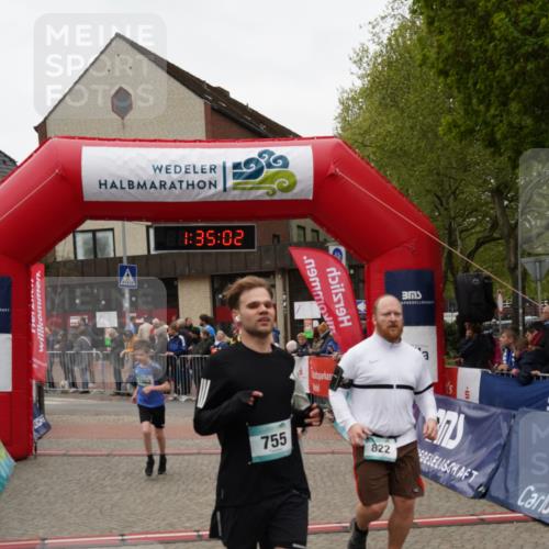 04.05.2025 - 8. Wedeler Halbmarathon Felixshl http://msf.ph/oto/7817939 04.05.2025 11:35:00 Ziel 662, 755, 793, 822, 823, 1103 meine-sportfotos.de