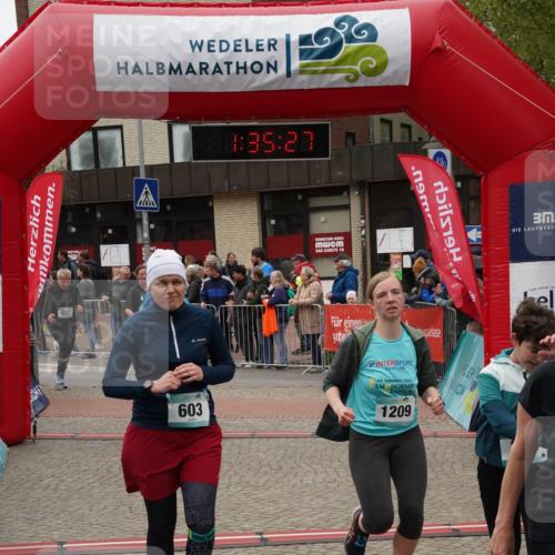 04.05.2025 - 8. Wedeler Halbmarathon Felixshl http://msf.ph/oto/7817981 04.05.2025 11:35:25 Ziel 226, 603, 637, 1046, 1091, 1121, 1152, 1209 meine-sportfotos.de