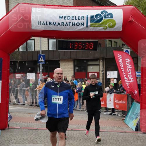 04.05.2025 - 8. Wedeler Halbmarathon Felixshl http://msf.ph/oto/7818000 04.05.2025 11:35:36 Ziel 565, 709, 893, 964, 965, 1117 meine-sportfotos.de