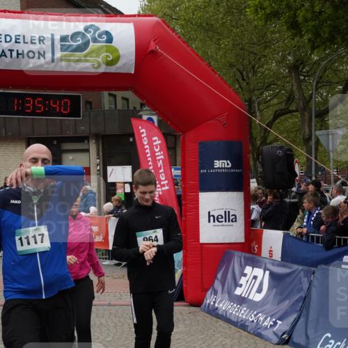 04.05.2025 - 8. Wedeler Halbmarathon Felixshl http://msf.ph/oto/7818004 04.05.2025 11:35:38 Ziel 565, 893, 964, 965, 1117, 1132 meine-sportfotos.de