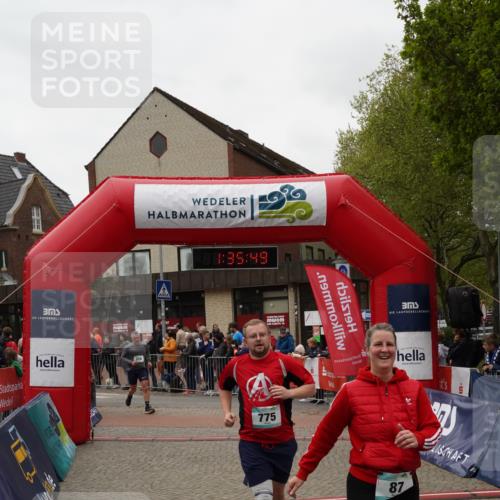 04.05.2025 - 8. Wedeler Halbmarathon Felixshl http://msf.ph/oto/7818021 04.05.2025 11:35:47 Ziel 87, 202, 259, 753, 775, 1132 meine-sportfotos.de
