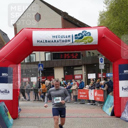 04.05.2025 - 8. Wedeler Halbmarathon Felixshl http://msf.ph/oto/7818027 04.05.2025 11:35:50 Ziel 87, 259, 753, 775 meine-sportfotos.de
