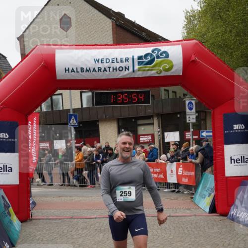 04.05.2025 - 8. Wedeler Halbmarathon Felixshl http://msf.ph/oto/7818031 04.05.2025 11:35:52 Ziel 259 meine-sportfotos.de