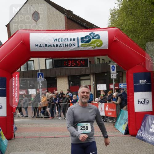 04.05.2025 - 8. Wedeler Halbmarathon Felixshl http://msf.ph/oto/7818033 04.05.2025 11:35:52 Ziel 259 meine-sportfotos.de