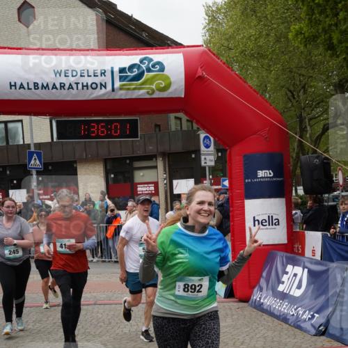 04.05.2025 - 8. Wedeler Halbmarathon Felixshl http://msf.ph/oto/7818043 04.05.2025 11:35:59 Ziel 115, 245, 411, 533, 645, 715, 736, 892 meine-sportfotos.de