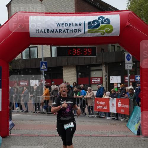 04.05.2025 - 8. Wedeler Halbmarathon Felixshl http://msf.ph/oto/7818091 04.05.2025 11:36:37 Ziel 375 meine-sportfotos.de
