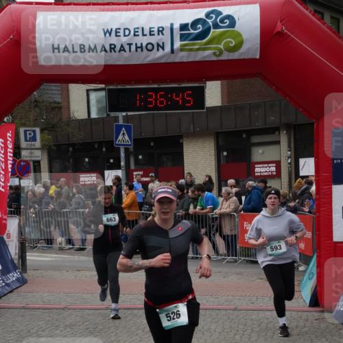 04.05.2025 - 8. Wedeler Halbmarathon Felixshl http://msf.ph/oto/7818102 04.05.2025 11:36:43 Ziel 526, 593, 663 meine-sportfotos.de