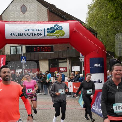 04.05.2025 - 8. Wedeler Halbmarathon Felixshl http://msf.ph/oto/7818125 04.05.2025 11:36:58 Ziel 25, 30, 796, 1020, 1028, 1109 meine-sportfotos.de