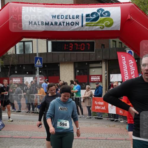 04.05.2025 - 8. Wedeler Halbmarathon Felixshl http://msf.ph/oto/7818135 04.05.2025 11:37:05 Ziel 265, 594, 654, 1028, 1141 meine-sportfotos.de