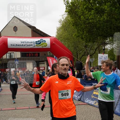 04.05.2025 - 8. Wedeler Halbmarathon Felixshl http://msf.ph/oto/7818153 04.05.2025 11:37:17 Ziel 746, 885, 949, 986 meine-sportfotos.de