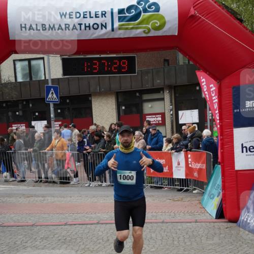 04.05.2025 - 8. Wedeler Halbmarathon Felixshl http://msf.ph/oto/7818161 04.05.2025 11:37:27 Ziel 1000, 1165 meine-sportfotos.de