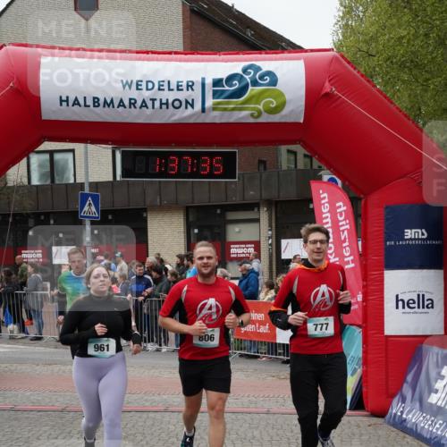 04.05.2025 - 8. Wedeler Halbmarathon Felixshl http://msf.ph/oto/7818172 04.05.2025 11:37:33 Ziel 777, 806, 889, 961, 1000, 1165 meine-sportfotos.de