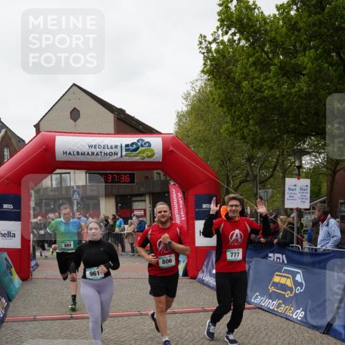 04.05.2025 - 8. Wedeler Halbmarathon Felixshl http://msf.ph/oto/7818176 04.05.2025 11:37:34 Ziel 436, 777, 806, 889, 961, 1165, 1175 meine-sportfotos.de