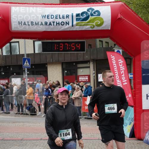 04.05.2025 - 8. Wedeler Halbmarathon Felixshl http://msf.ph/oto/7818207 04.05.2025 11:37:52 Ziel 82, 147, 164, 374, 466, 752, 930, 1104 meine-sportfotos.de