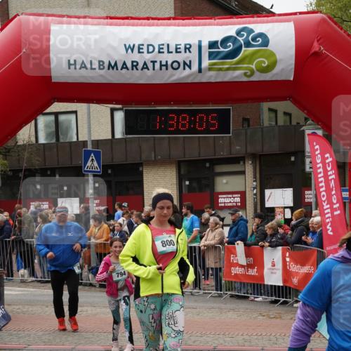 04.05.2025 - 8. Wedeler Halbmarathon Felixshl http://msf.ph/oto/7818218 04.05.2025 11:38:03 Ziel 86, 794, 795, 800, 838, 1194 meine-sportfotos.de