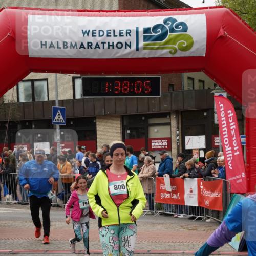 04.05.2025 - 8. Wedeler Halbmarathon Felixshl http://msf.ph/oto/7818219 04.05.2025 11:38:03 Ziel 86, 794, 795, 800, 838, 1194 meine-sportfotos.de