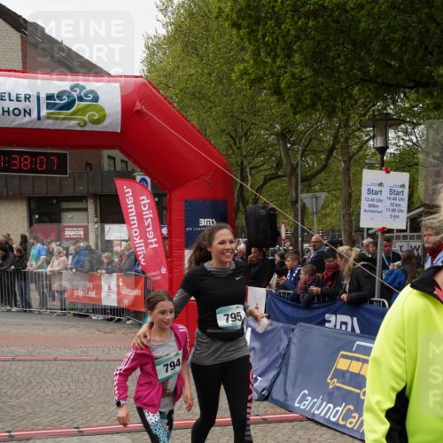 04.05.2025 - 8. Wedeler Halbmarathon Felixshl http://msf.ph/oto/7818228 04.05.2025 11:38:05 Ziel 86, 794, 795, 800, 838, 1194 meine-sportfotos.de