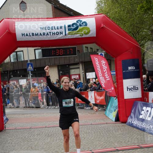 04.05.2025 - 8. Wedeler Halbmarathon Felixshl http://msf.ph/oto/7818251 04.05.2025 11:38:15 Ziel 816, 844, 920 meine-sportfotos.de