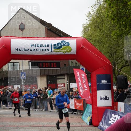 04.05.2025 - 8. Wedeler Halbmarathon Felixshl http://msf.ph/oto/7818289 04.05.2025 11:38:34 Ziel 737, 789, 971, 1146 meine-sportfotos.de