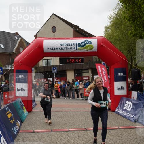 04.05.2025 - 8. Wedeler Halbmarathon Felixshl http://msf.ph/oto/7818307 04.05.2025 11:38:41 Ziel 225, 737, 1146, 1200 meine-sportfotos.de