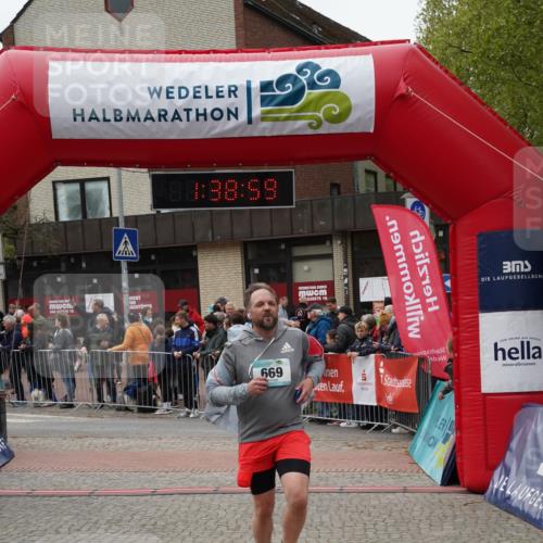 04.05.2025 - 8. Wedeler Halbmarathon Felixshl http://msf.ph/oto/7818330 04.05.2025 11:38:57 Ziel 669, 799, 859 meine-sportfotos.de