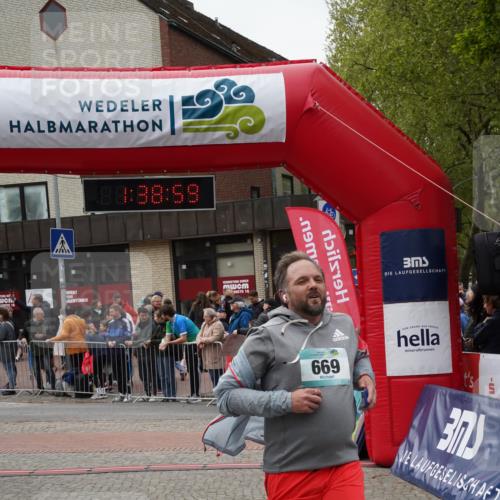 04.05.2025 - 8. Wedeler Halbmarathon Felixshl http://msf.ph/oto/7818335 04.05.2025 11:38:57 Ziel 669, 799, 859 meine-sportfotos.de