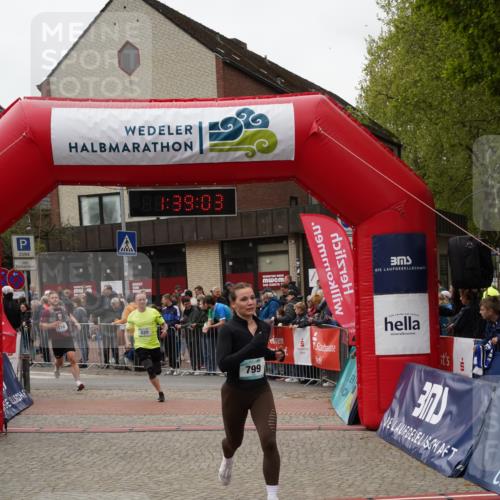 04.05.2025 - 8. Wedeler Halbmarathon Felixshl http://msf.ph/oto/7818336 04.05.2025 11:39:01 Ziel 72, 170, 620, 669, 799 meine-sportfotos.de