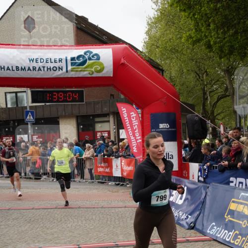 04.05.2025 - 8. Wedeler Halbmarathon Felixshl http://msf.ph/oto/7818340 04.05.2025 11:39:02 Ziel 72, 73, 170, 620, 669, 799 meine-sportfotos.de