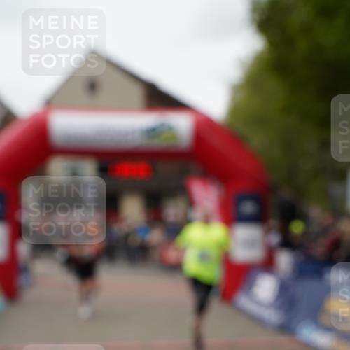 04.05.2025 - 8. Wedeler Halbmarathon Felixshl http://msf.ph/oto/7818342 04.05.2025 11:39:03 Ziel 72, 73, 170, 620, 799 meine-sportfotos.de