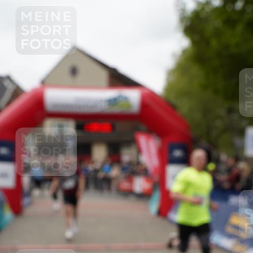 04.05.2025 - 8. Wedeler Halbmarathon Felixshl http://msf.ph/oto/7818345 04.05.2025 11:39:03 Ziel 72, 73, 170, 620, 799 meine-sportfotos.de