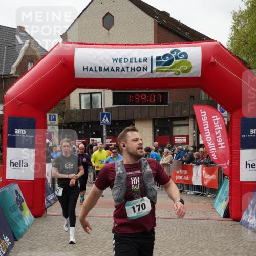 04.05.2025 - 8. Wedeler Halbmarathon Felixshl http://msf.ph/oto/7818349 04.05.2025 11:39:05 Ziel 72, 73, 170, 496, 592, 620, 799, 1047, 1049 meine-sportfotos.de