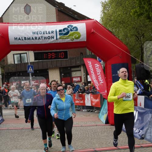 04.05.2025 - 8. Wedeler Halbmarathon Felixshl http://msf.ph/oto/7818355 04.05.2025 11:39:08 Ziel 72, 73, 170, 493, 496, 592, 620, 835, 1047, 1049 meine-sportfotos.de
