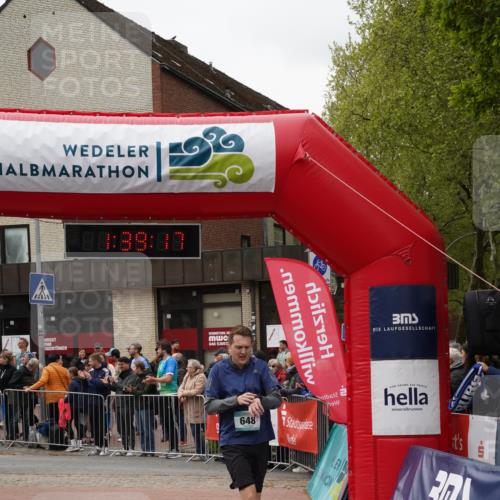 04.05.2025 - 8. Wedeler Halbmarathon Felixshl http://msf.ph/oto/7818363 04.05.2025 11:39:15 Ziel 493, 648, 835 meine-sportfotos.de