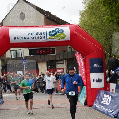 04.05.2025 - 8. Wedeler Halbmarathon Felixshl http://msf.ph/oto/7818370 04.05.2025 11:39:20 Ziel 89, 199, 495, 607, 648, 886 meine-sportfotos.de