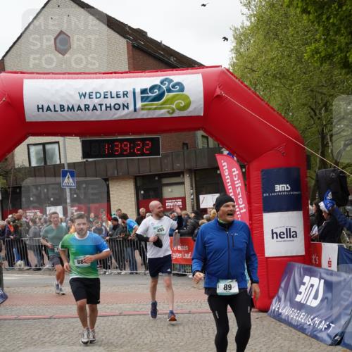 04.05.2025 - 8. Wedeler Halbmarathon Felixshl http://msf.ph/oto/7818372 04.05.2025 11:39:20 Ziel 89, 199, 495, 607, 648, 886 meine-sportfotos.de