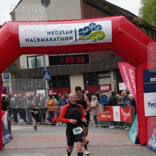 04.05.2025 - 8. Wedeler Halbmarathon Felixshl http://msf.ph/oto/7818382 04.05.2025 11:39:34 Ziel 299, 334, 406 meine-sportfotos.de