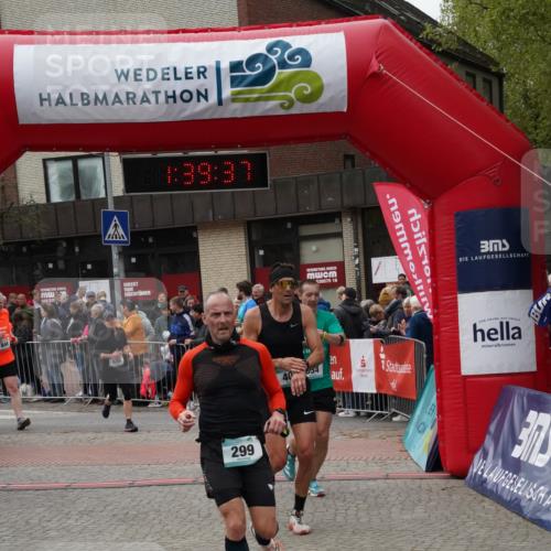 04.05.2025 - 8. Wedeler Halbmarathon Felixshl http://msf.ph/oto/7818385 04.05.2025 11:39:35 Ziel 299, 334, 406, 670, 848 meine-sportfotos.de