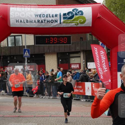 04.05.2025 - 8. Wedeler Halbmarathon Felixshl http://msf.ph/oto/7818389 04.05.2025 11:39:37 Ziel 299, 334, 406, 670, 848 meine-sportfotos.de