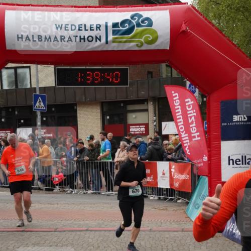 04.05.2025 - 8. Wedeler Halbmarathon Felixshl http://msf.ph/oto/7818391 04.05.2025 11:39:38 Ziel 299, 334, 406, 670, 848 meine-sportfotos.de