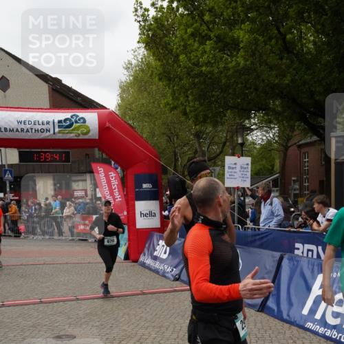 04.05.2025 - 8. Wedeler Halbmarathon Felixshl http://msf.ph/oto/7818392 04.05.2025 11:39:39 Ziel 299, 334, 406, 670, 848 meine-sportfotos.de
