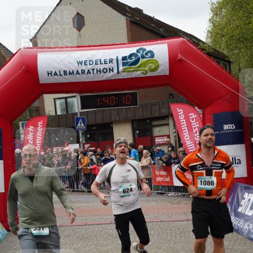 04.05.2025 - 8. Wedeler Halbmarathon Felixshl http://msf.ph/oto/7818429 04.05.2025 11:40:08 Ziel 331, 624 meine-sportfotos.de