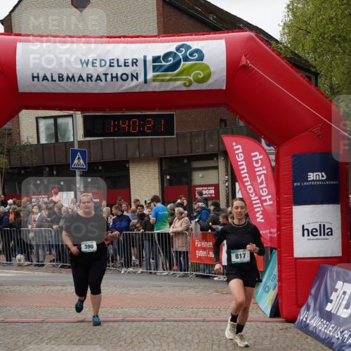 04.05.2025 - 8. Wedeler Halbmarathon Felixshl http://msf.ph/oto/7818448 04.05.2025 11:40:19 Ziel 390, 817, 1001 meine-sportfotos.de