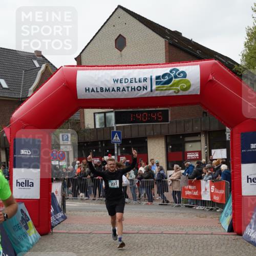 04.05.2025 - 8. Wedeler Halbmarathon Felixshl http://msf.ph/oto/7818482 04.05.2025 11:40:43 Ziel 163, 237, 779 meine-sportfotos.de