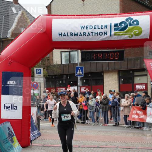 04.05.2025 - 8. Wedeler Halbmarathon Felixshl http://msf.ph/oto/7818498 04.05.2025 11:40:58 Ziel 472, 953, 954 meine-sportfotos.de