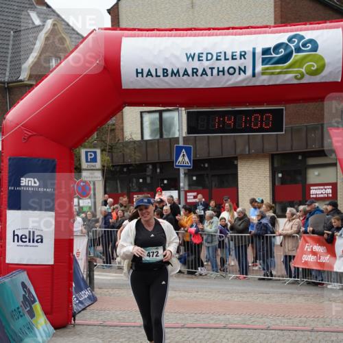 04.05.2025 - 8. Wedeler Halbmarathon Felixshl http://msf.ph/oto/7818499 04.05.2025 11:40:58 Ziel 472, 953, 954 meine-sportfotos.de
