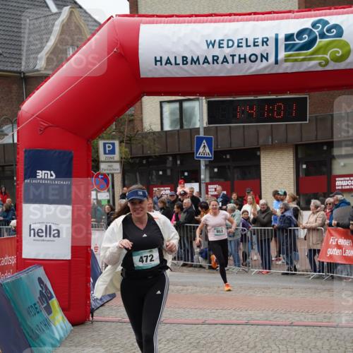 04.05.2025 - 8. Wedeler Halbmarathon Felixshl http://msf.ph/oto/7818503 04.05.2025 11:40:59 Ziel 472, 512, 953, 954 meine-sportfotos.de