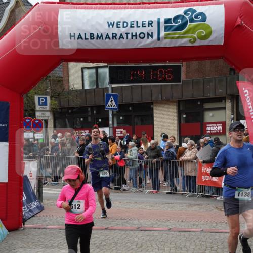04.05.2025 - 8. Wedeler Halbmarathon Felixshl http://msf.ph/oto/7818515 04.05.2025 11:41:04 Ziel 395, 512, 953, 954, 1138 meine-sportfotos.de